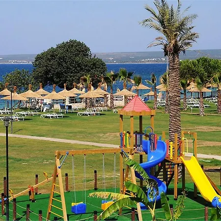 Villa Apollonium Beach Flats And Villas *