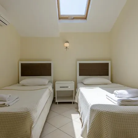 Apollonium Beach Flats And Villas *