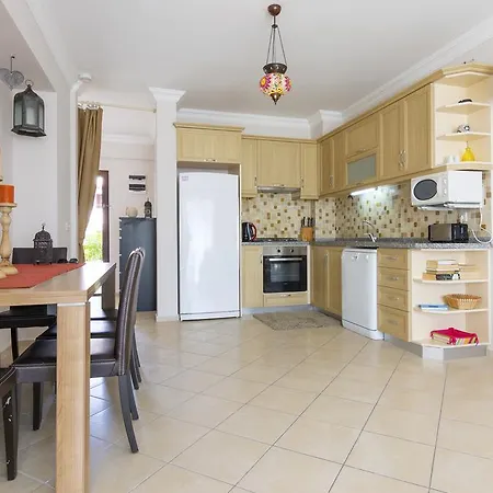 Apollonium Beach Flats And Villas *