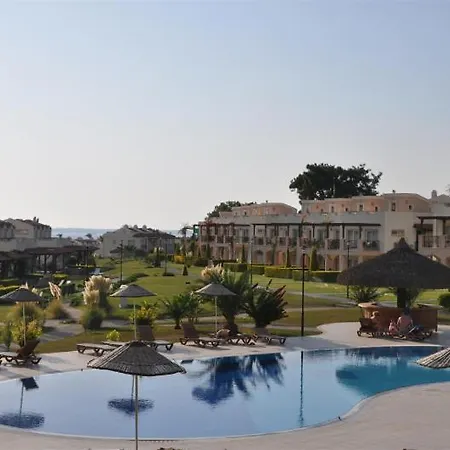 Apollonium Beach Flats And Villas *