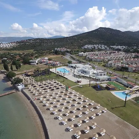 Villa Apollonium Beach Flats And Villas